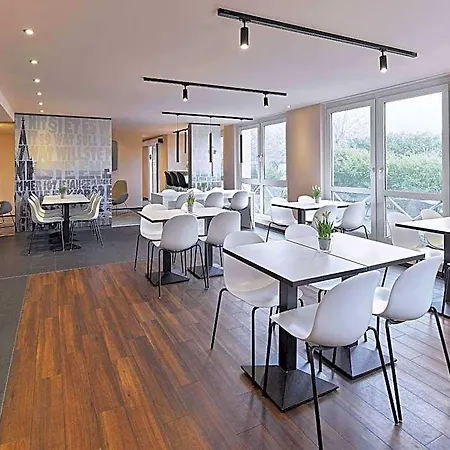 Koeln-west 3* 쾰른